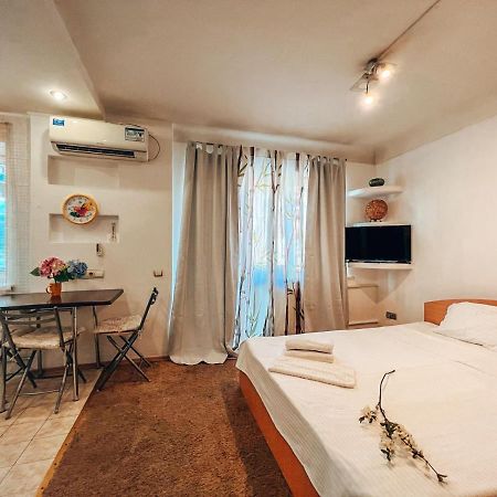 Apartment In The Center Of Киев Экстерьер фото