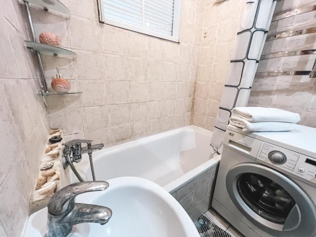 Apartment In The Center Of Киев Экстерьер фото
