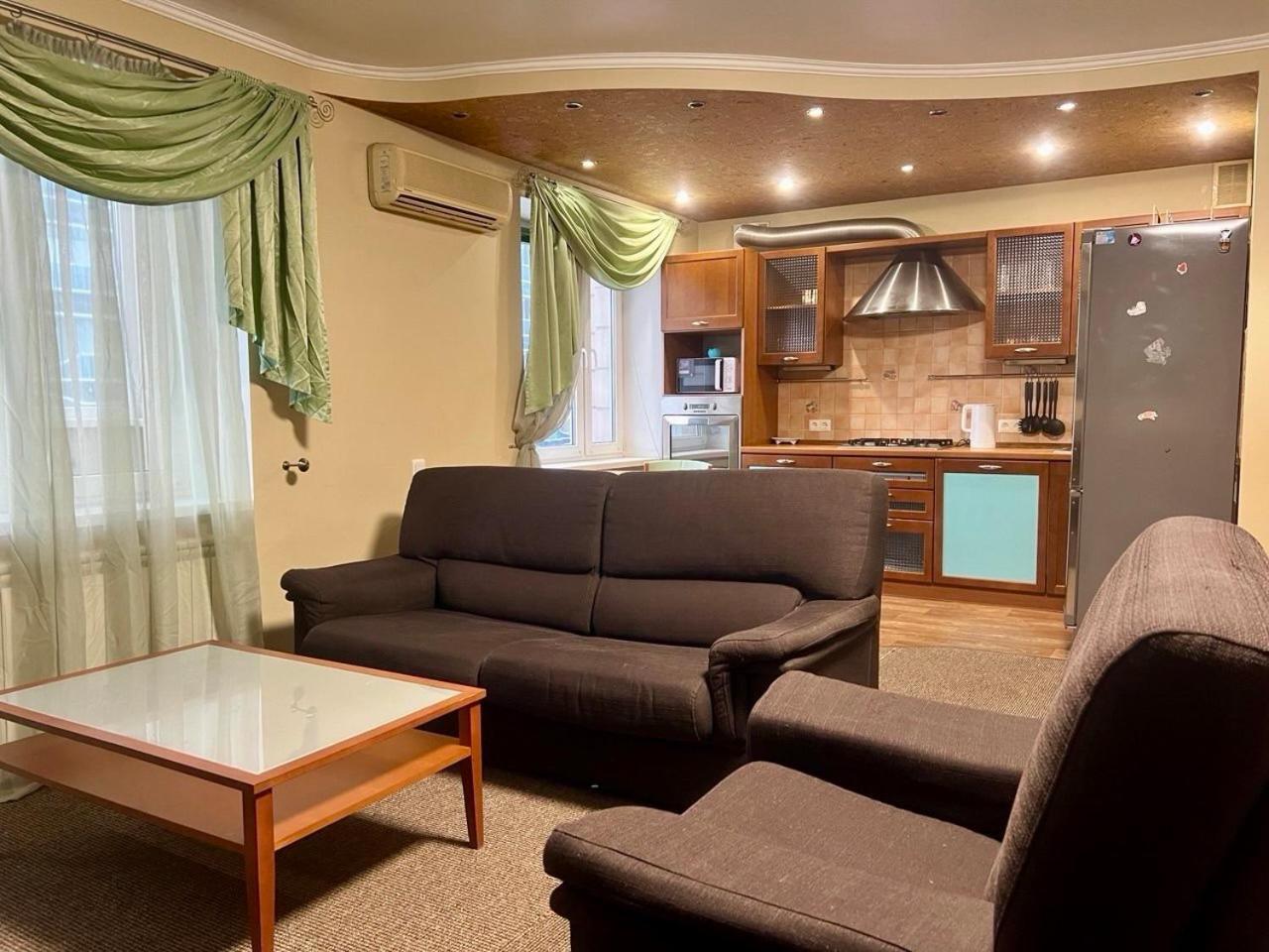 Apartment In The Center Of Киев Экстерьер фото