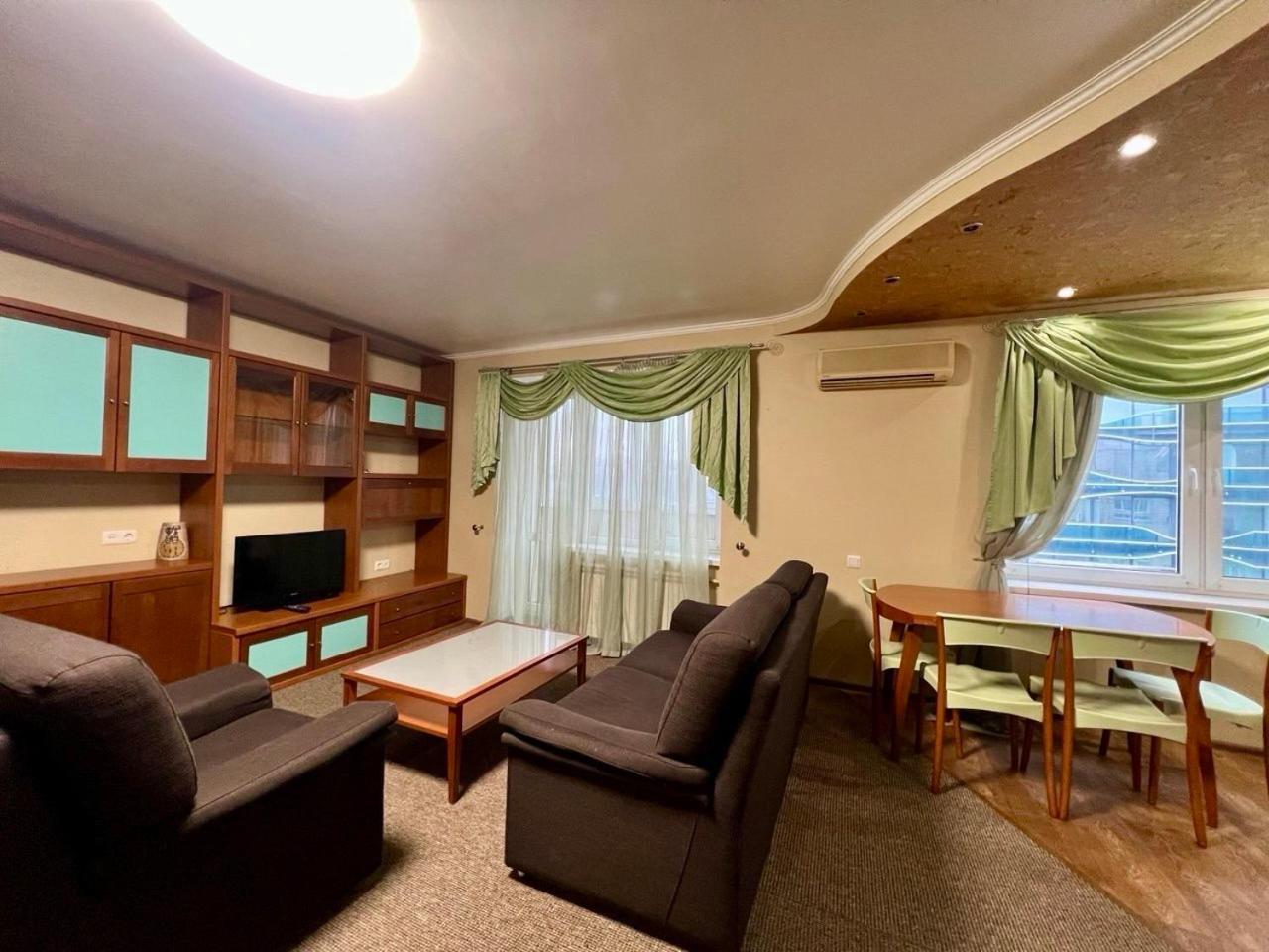 Apartment In The Center Of Киев Экстерьер фото